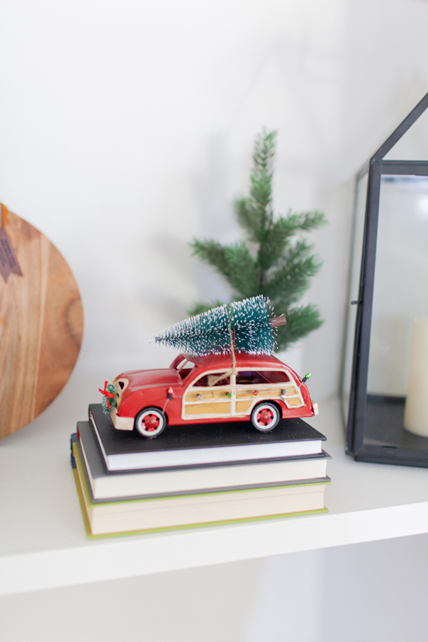 How to Style Shelves For The Holidays