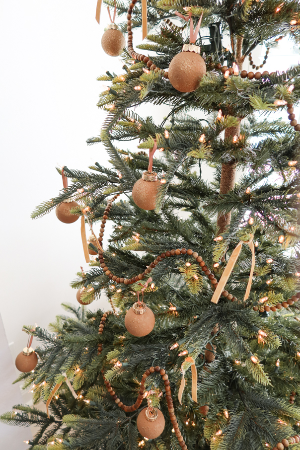 Neutral christmas decor living room